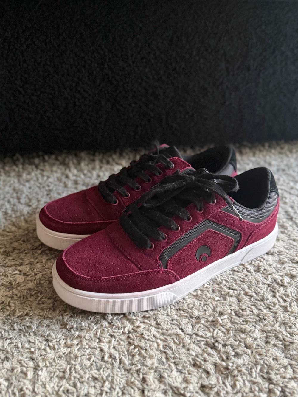 Osiris Burgundy and Black Low-Top Skate Sneakers